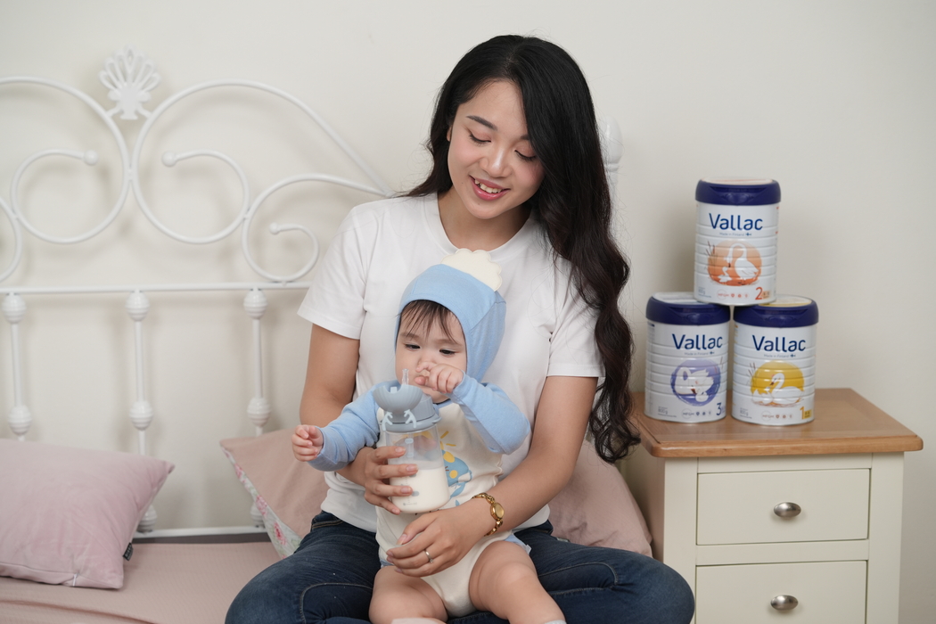 Sữa tăng cân cho bé 6-12 tháng: Chọn lựa đúng giúp bé phát triển khỏe mạnh